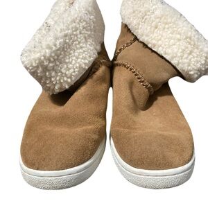 UGG Tan Ankle Boots with Cream Fur Lining